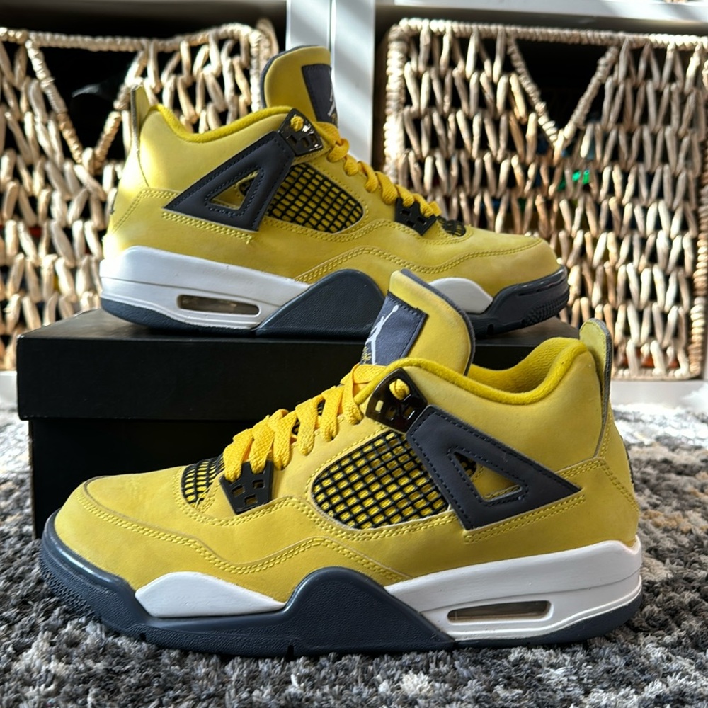Jordan 4 retro lighting (2021)
